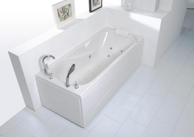 Lyra Rectangular Whirlpool Bathtub