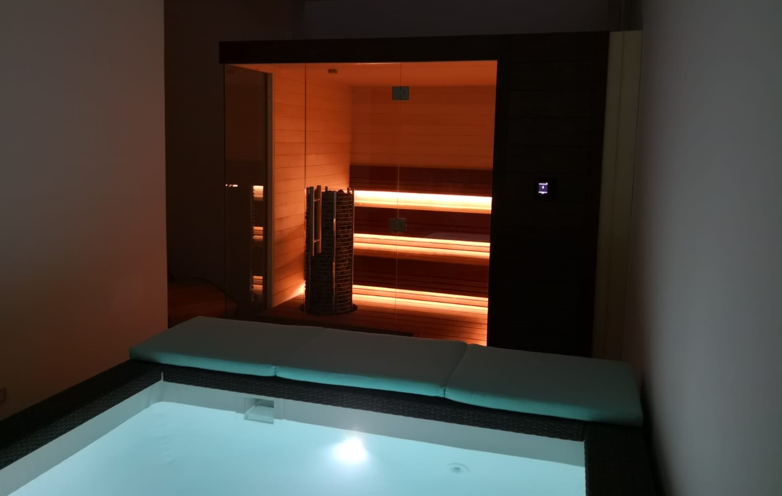 Sauna and pool Dubai
